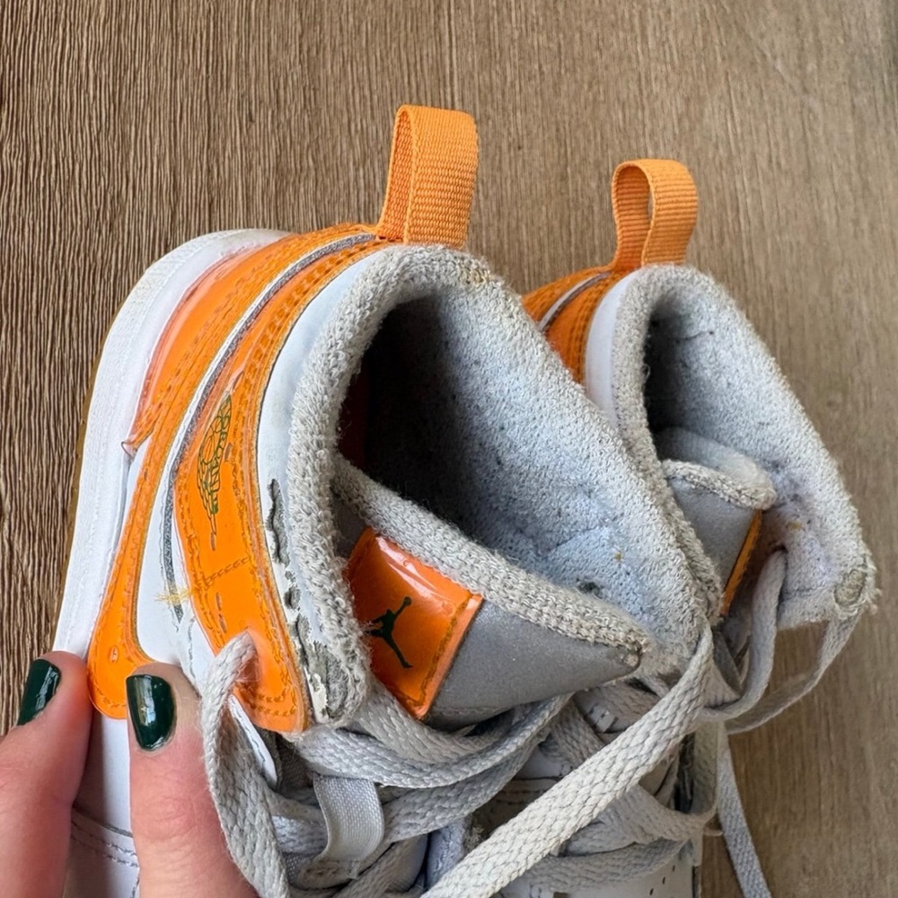 Nike Toddler High-Top Sneakers - White and Orange 9C - Picture 4 of 4